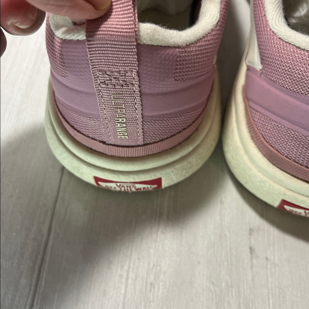 Vans UltraRANGE Women's Lavender and White Sneakers. - Picture 5 of 15